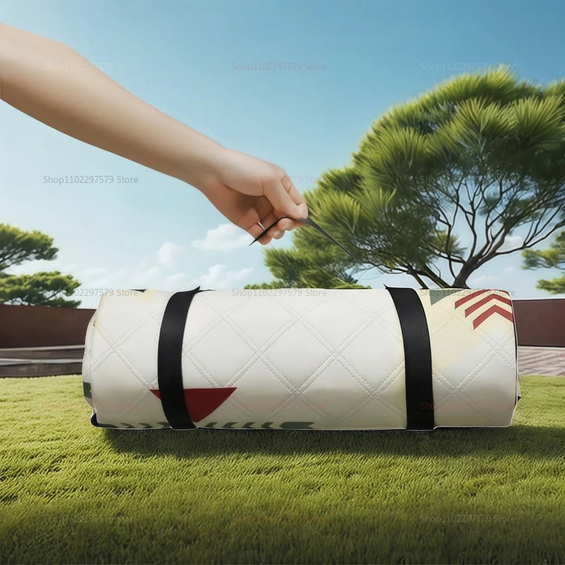 Outdoor picnic mat is a hand-held luggage protection and moisture-proof camping blanket